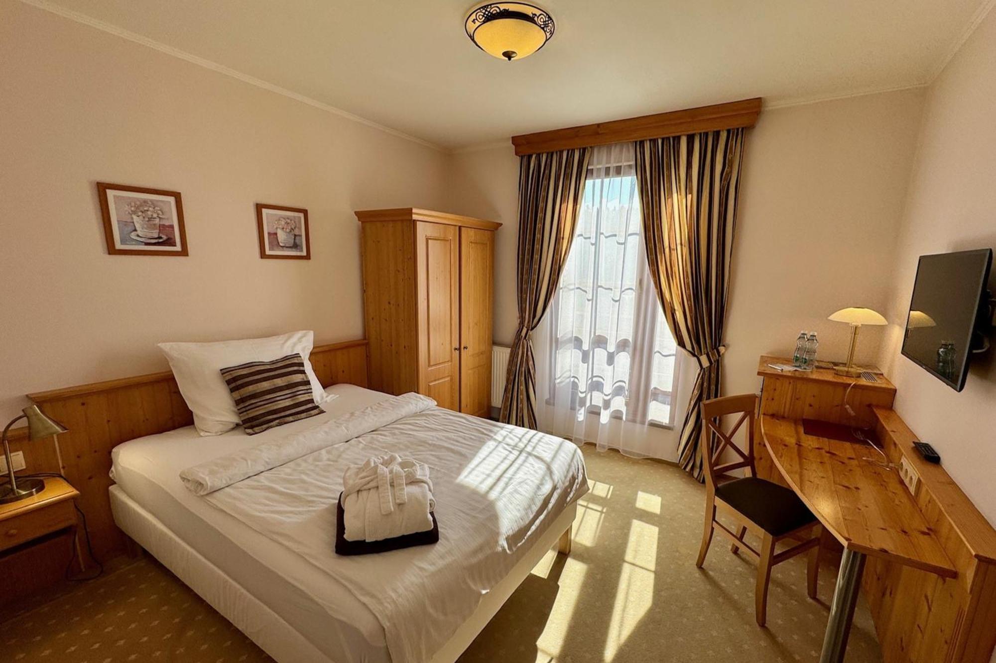 Wellness Hotel Zlata Lipa Decin Room photo