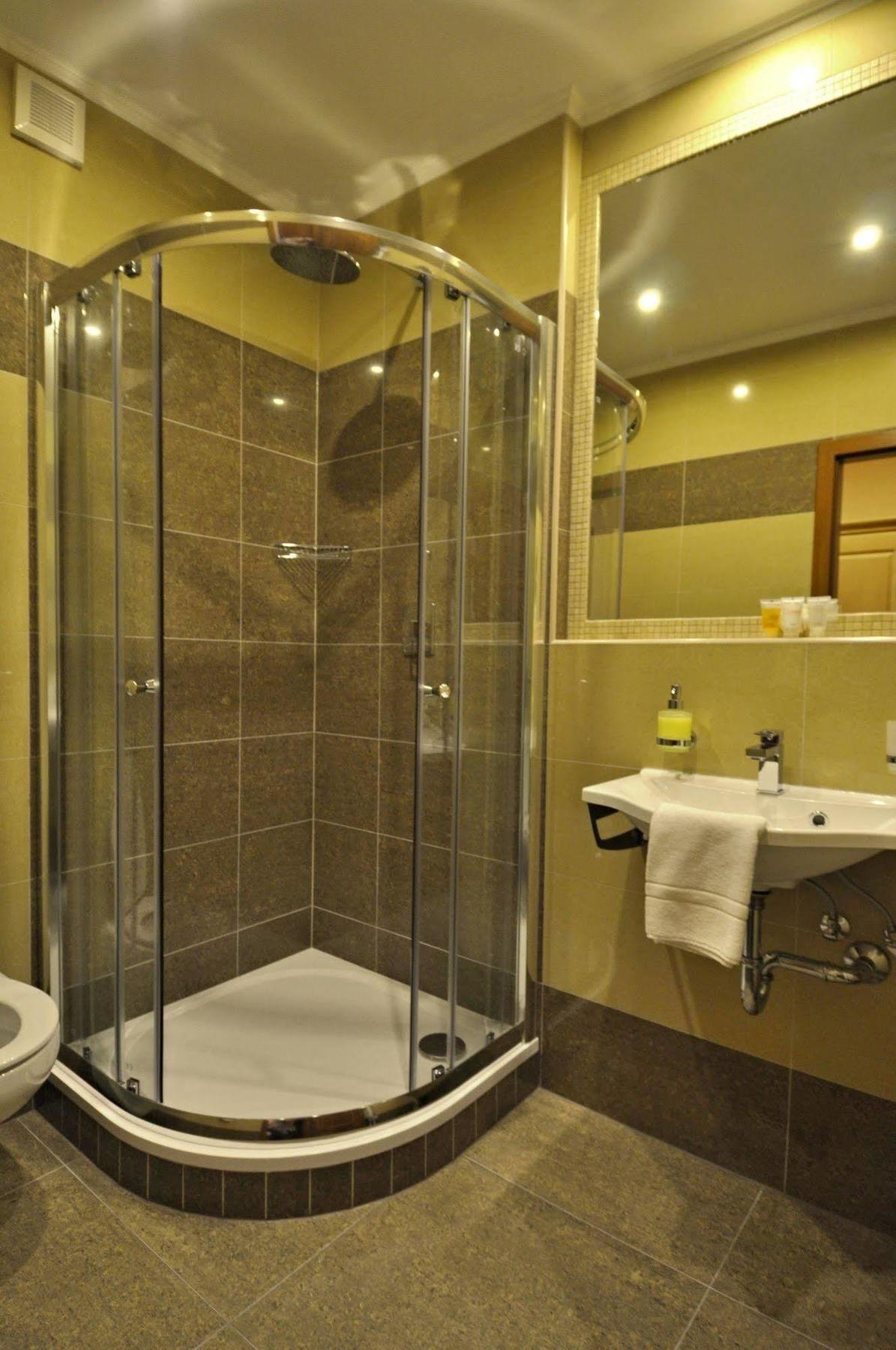 Wellness Hotel Zlata Lipa Decin Exterior photo